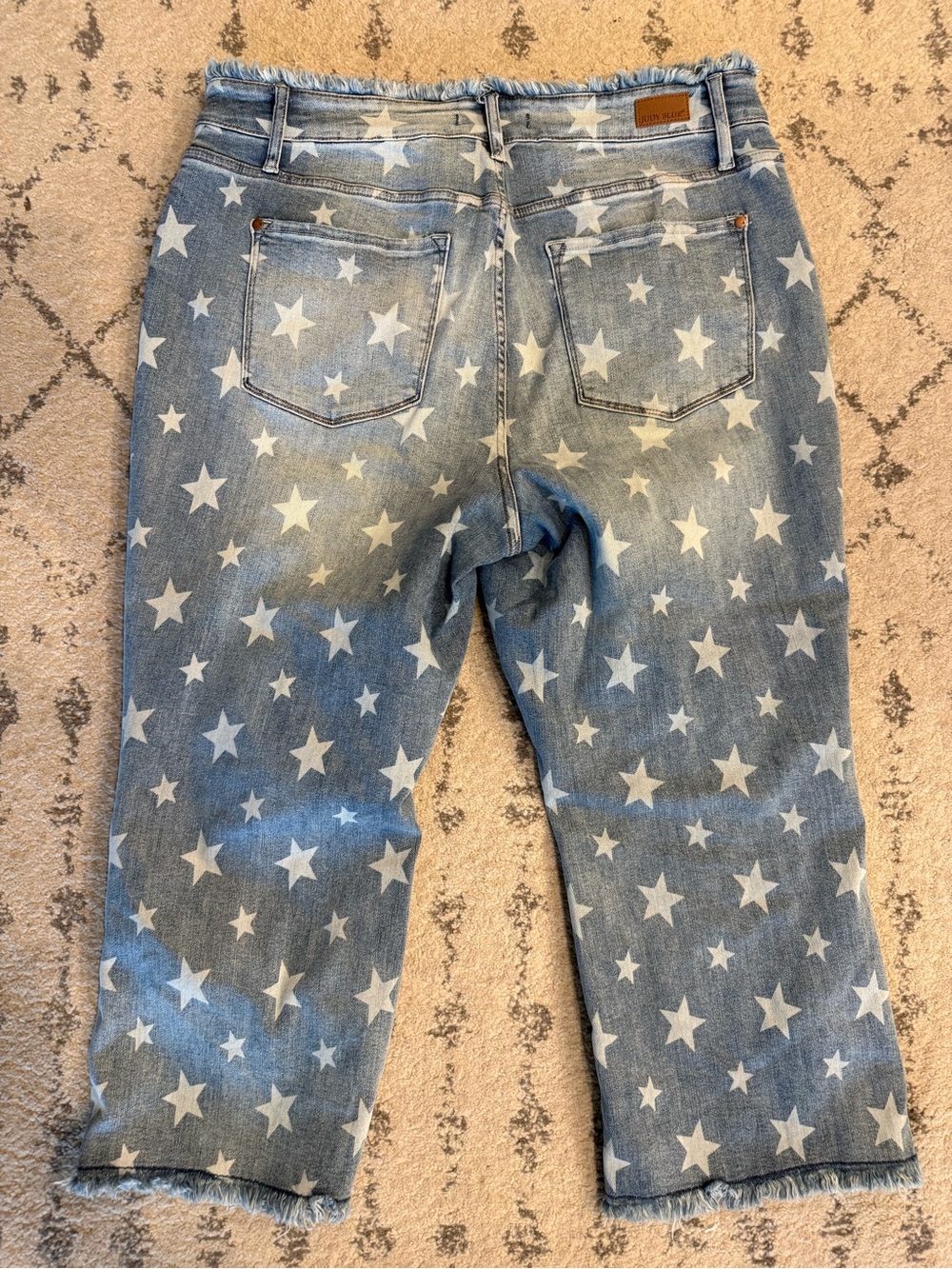 Judy Blue Light Blue Star Print Cropped Jeans - Picture 3 of 6